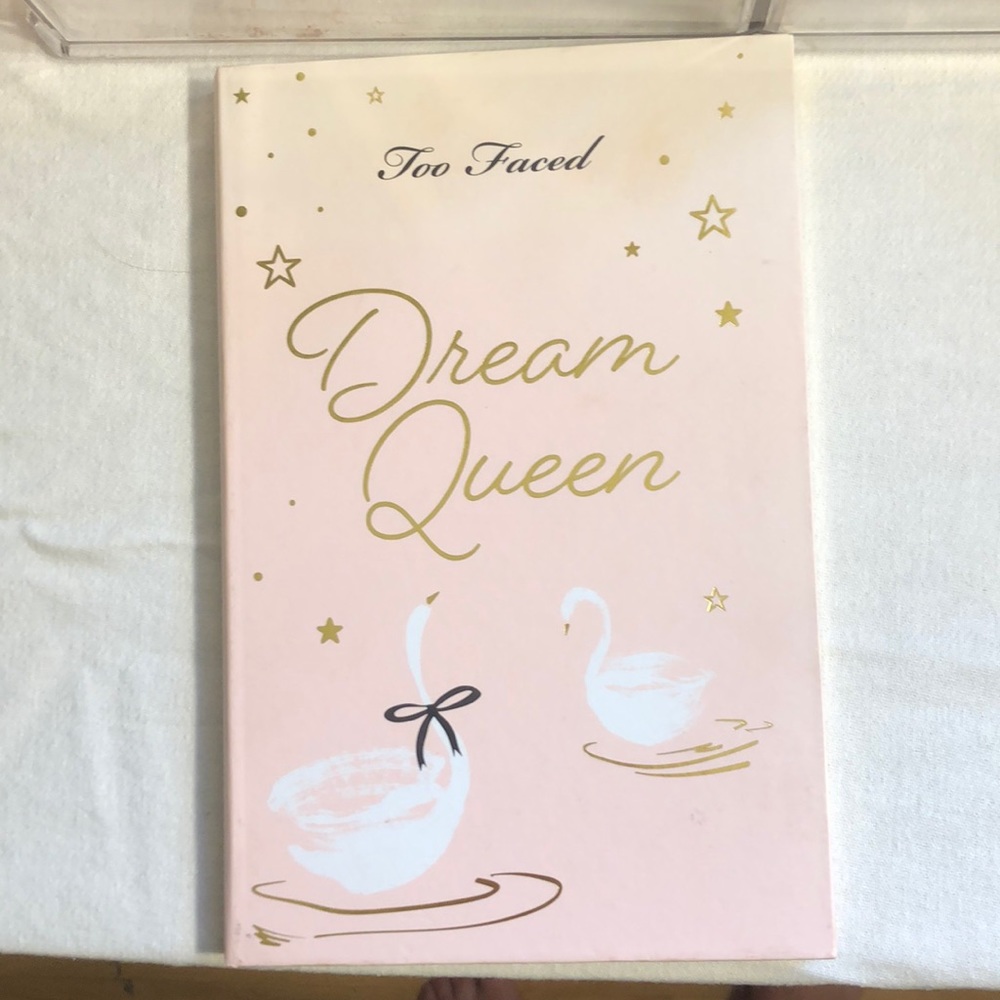 Too Faced Dream Queen Eyeshadow Palette